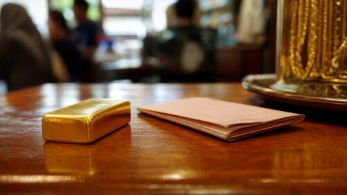 Pawn Shop Vs Bullion Dealer Gold Price Malaysia: Better Deal?